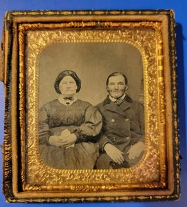 "Antigua foto daguerrotipo de pareja sentada de 1850 - 3 1/4x 3 1/2""" - Imagen 1 de 2