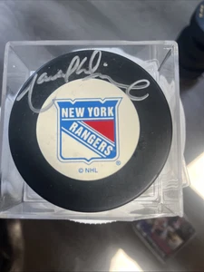 Marcel Dionne Signed Auto Autograph Rangers Logo Hockey Puck JSA# & Case - Picture 1 of 3