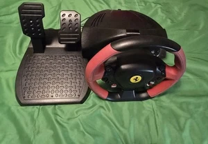ThrustMaster Ferrari 458 Spider Racing Wheel/Pedals for Xbox - Picture 1 of 2