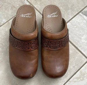 Dansko Saundra Brown Leather Clogs 37 - Picture 1 of 8