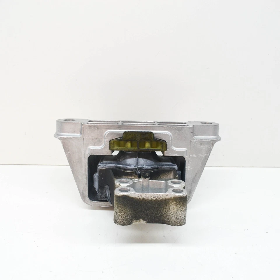 VOLVO XC40 Right Side Engine Mount 32298324 NEW GENUINE - Image 1 of 4