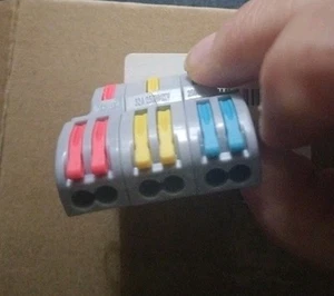 10 Lever Electrical wire connectors 3 In 6 Out - Picture 1 of 1
