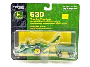 1/64 John Deere 630 Tractor Narrow Front With Mounted Corn Picker And Wagon - Picture 1 of 1