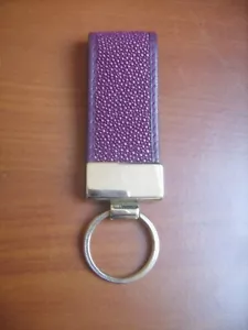 Porte-clés en véritable cuir Galuchat couleur prune neuf emb. - Picture 1 of 1