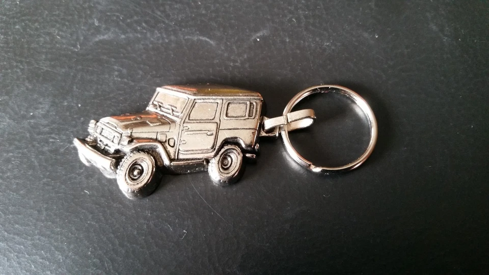 Toyota Keyring Landcruiser FJ40 Relief - Dimensions 2 3/32x1 3/16in - Image 1 of 1