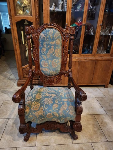 Antique Throne Chairs Cover