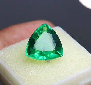 8-10 CT Trillion Shape Natural Tsavorite Garnet Green CERTIFIED Loose Gemstone - Picture 1 of 5