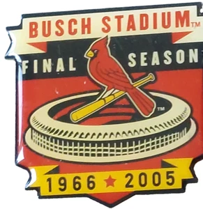 Spilla da bavero MLB St. Louis Cardinals "Busch Stadium Final Season" 1966-2005 1,5" - Foto 1 di 2