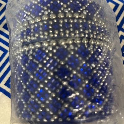 Crema de escote de garganta sin edad PRAI Beauty, con joyas, 6,8 oz sellada Foto 1 de 2