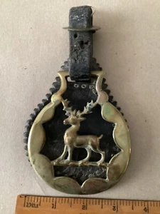 VINTAGE / ANTIKES MESSINGGUSS-PFERD "HIRSCH" IN GEWELLTEM AUSSCHNITT. ON FACE STRAP. - Bild 1 von 4