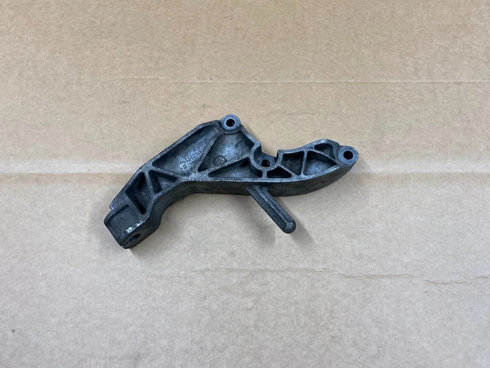 VAUXHALL ZAFIRA B MK2 08-14 OEM 1.7 CDTI ENGINE GEARBOX BRACKET MOUNT 13125634 - Image 1 of 1