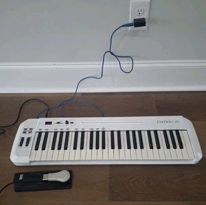 Samson Carbon 49 USB MIDI Controller Keyboard W/On Stage Gear Footpedal - Picture 1 of 8