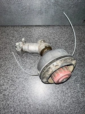 Homelite UT-32655 Weedeater Line Timmer Gear Case and Head - Image 1 of 4