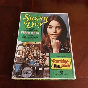 Muñecas de papel Susan Dey 1972 vintage ""Laurie de la familia Partridge"" sin cortar - Imagen 1 de 8