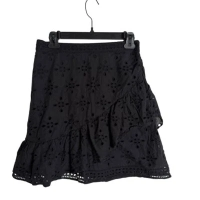 Falda corta Express para mujer 8 ojales negros bordados en capas cabaña BOHO Foto 1 de 4