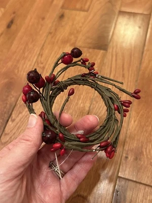 NUEVO Anillo Vela Pip Berry Borgoña y Rojo Guirnalda Vacacional Artesanía  Foto 1 de 4