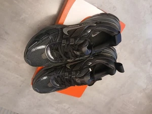 Nike V2K Run - Black/Anthracite/Dark Smoke Grey - Bild 1 von 9