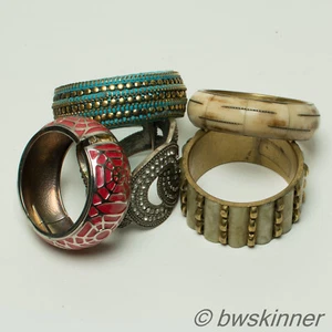 Varios brazaletes/pulseras para mujer. aprox. 6,5 cm de diámetro. - Imagen 1 de 2