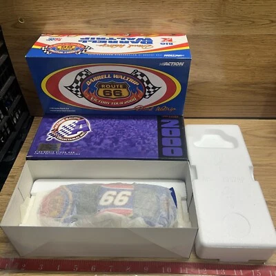 Darrell Waltrip #66 Route 66 Tour 2000 Taurus 1:24 Foto 1 de 4