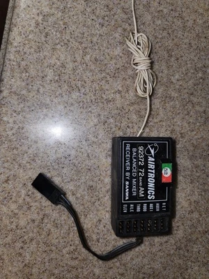 Receptor AM de 7 canales Airtronics (92372) con cristal 52 Foto 1 de 4