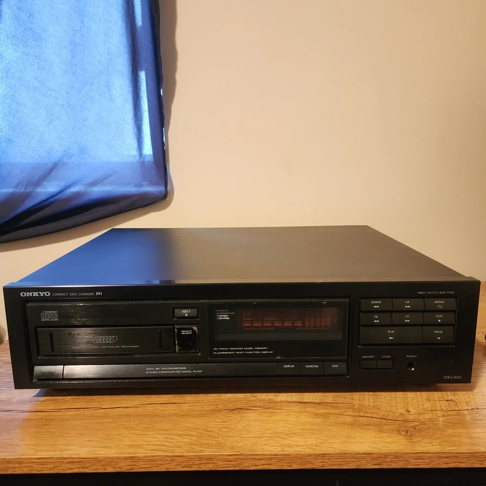 Onkyo DX-C300 CD 6 Multi Compact Disc Changer NO-Remote - Image 1 of 4
