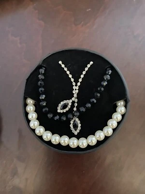Avon Three Necklace Set - Black Bead, Pearl, Black Gemstone - Image 1 of 3
