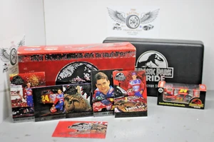 1997 Jeff Gordon Jurassic Park 1/64 Action Car & Card Set - Picture 1 of 3