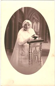 CPA Carte postale France Photographie d'une communiante Camille Angammare VM6755 - Picture 1 of 2