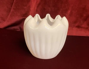 Indiana White Milk Glass Ruffled Fluted Rim Rose Bowl 4.5" x 4.25" x 4.25" EC! - Picture 1 of 7