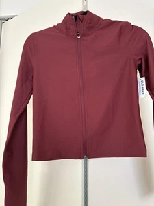 Old Navy NWT Womens Powersoft Athletic Jacket Size XS Petite Dark Red  Workout - Picture 1 of 2