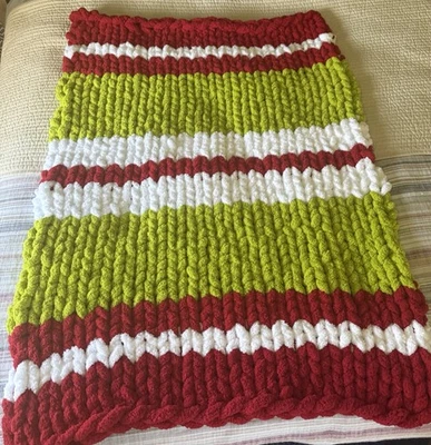 Handmade Chunky blanket. Mr Grinch Inspired. Youth Size 31”x41” - Image 1 of 2