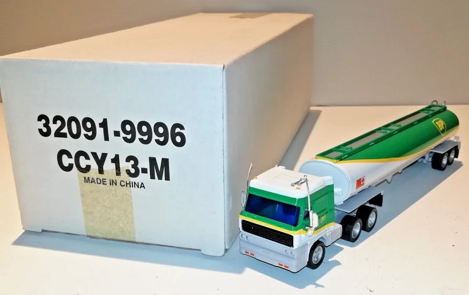 Matchbox Ultra 1:100 Truck DAF 3300 BP Company Tanker Sattelzug OVP CCY13-M - Bild 1 von 4