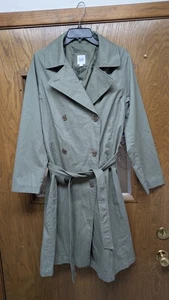 Gabardina moderna GAP para mujer verde oliva talla M clásica precio de venta sugerido por el fabricante 119 USD - Imagen 1 de 5
