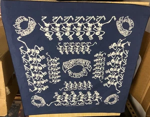 Sombrero de Baile GRATEFUL DEAD Esqueletos Bandana AZUL MARINO/BLANCO, 20 pulgadas Cuadrado - Imagen 1 de 6