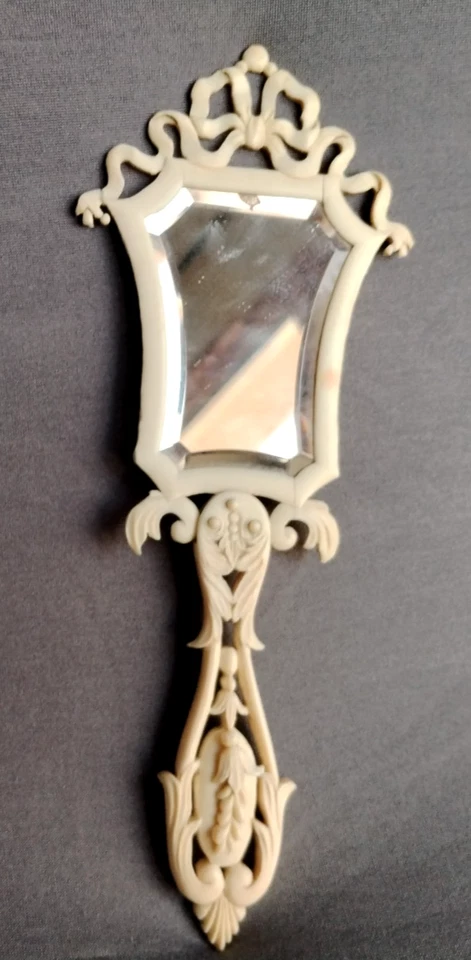 Magnifique  miroir face à main sculpté style louis xvi  - Photo 1/4