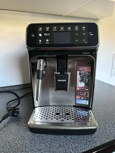 Phillips 4300 Serie Vollautomat Kaffeemaschine - Bild 1 von 8