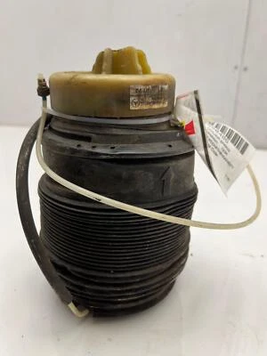 Оригинальная пневматическая пружина подвески Mercedes Benz E63 10–16 со стороны пассажира 2123204425 - Изображение 1 из 4