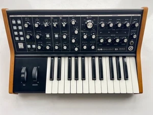 Moog Subsequent 25 Paraphonic Analog Synthesizer - Mint, Boxed - Picture 1 of 9