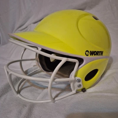 Casco de béisbol amarillo Worth LPBHT1 (6 1/2 - 7 1/2) con máscara facial Foto 1 de 4