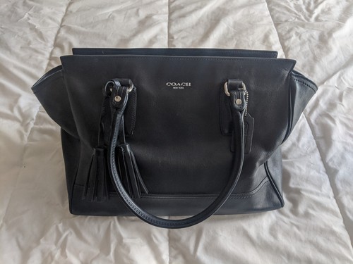 Borsa borsa Coach in pelle nera prezzo al dettaglio $ 400