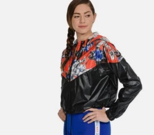 Nike Women's Windrunner Cropped Floral Windbreaker Jacket, Black/White - Picture 1 of 10