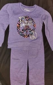 Girls Peace Sweat Set Size 4/5 - Picture 1 of 1