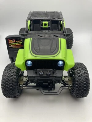 New Bright RC Dash Cam Rock Crawler 1:14 Jeep Trailcat Charger Works No Remote - Image 1 of 4