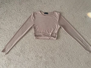 pretty little thing stone/nude crop Cut Out top long sleeved size 8 - Picture 1 of 1
