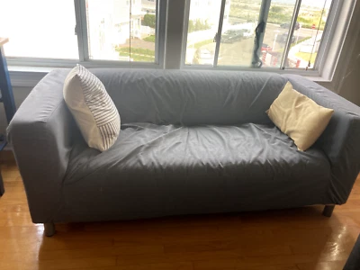 Sofá loveseat IKEA KLIPPAN  Foto 1 de 2
