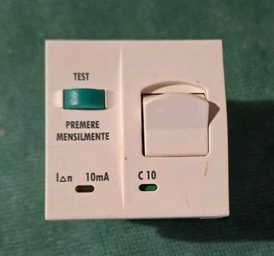 LEGRAND 683208 INTERRUTTORE MAGNETOTERMICO DIFFERENZIALE 1P+N 10A 10mA Vela Bian - Immagine 1 di 2