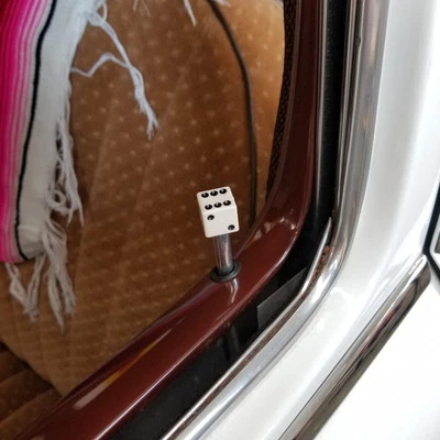 White Dice 2 peças fechaduras de porta êmbolo conjunto de fechadura kit bel air 454 luxo balde em T - Imagem 1 de 4