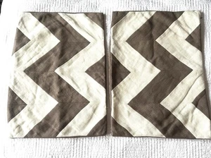 Pair of Ryan Studio 100% Linen Shams Pillow Covers Chevron Great Condition! 🤩 - Picture 1 of 7