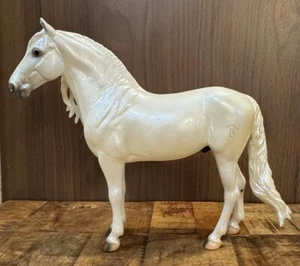 Breyer Trueno 2023 Winterfest Limited Edition - Bild 1 von 4