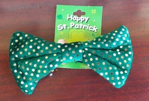 St.Patrick's Day costume bow-tie, polyester/ sequined, green, 17cm across. - Picture 1 of 2